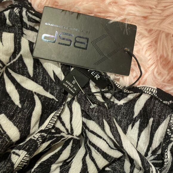 Black and white blouse - Picture 4 of 4